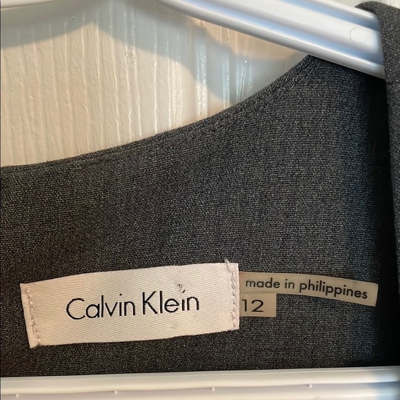 Calvin Klein EUC Size 12 Grey Sleeveless Sheath Dress - Picture 2 of 7